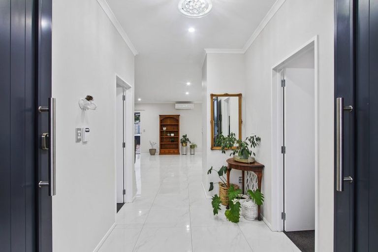 Photo of property in 16 Catherine Mclean Road, Pukekohe, 2120