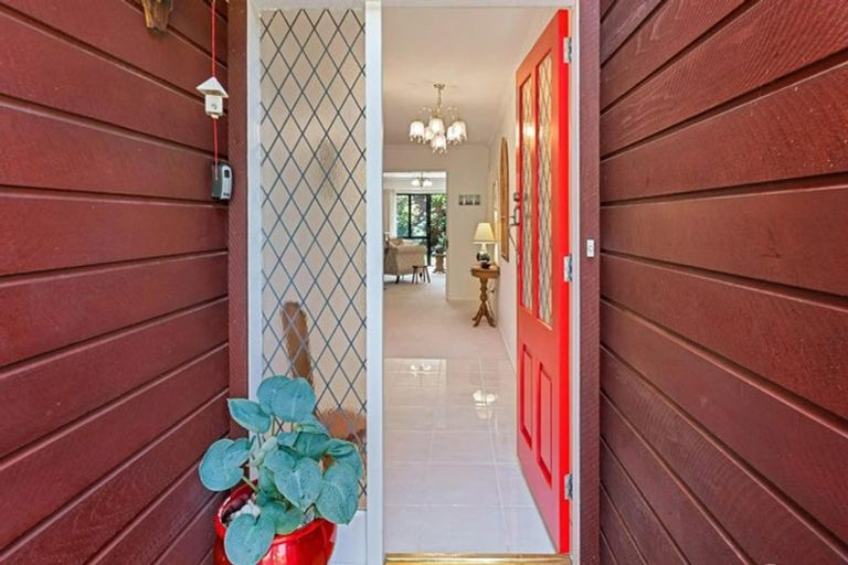 Photo of property in 29 Hinau Street, Woburn, Lower Hutt, 5011