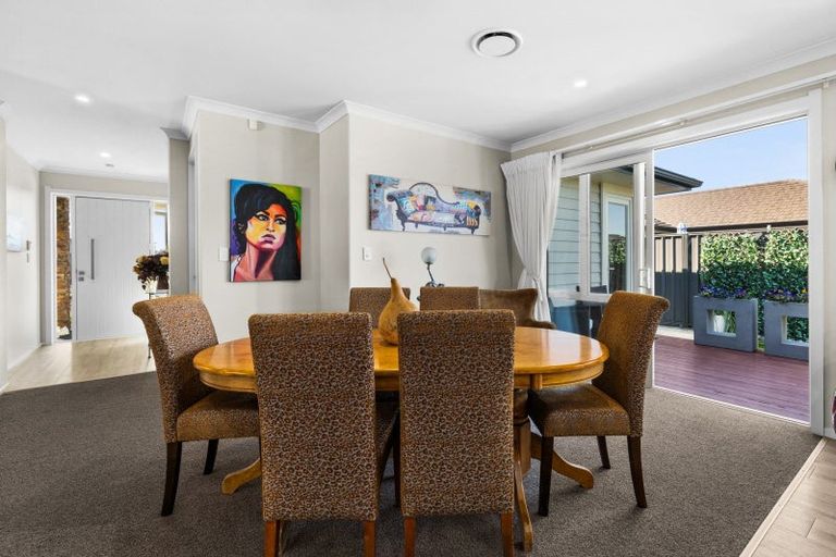 Photo of property in 17 Rakaia Way, Poraiti, Napier, 4112