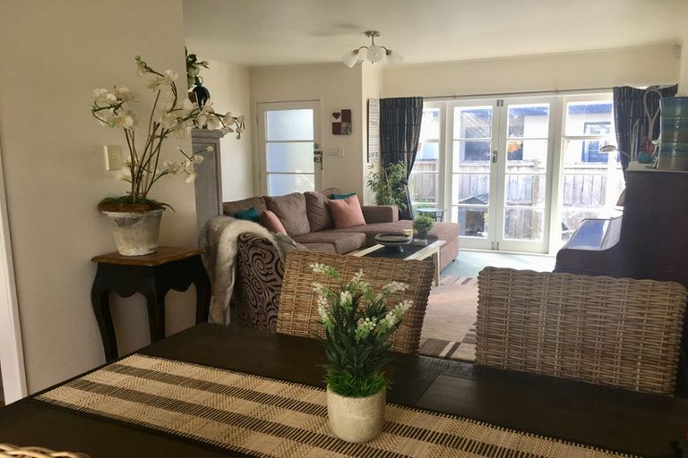 Photo of property in 1/156 Nile Road, Milford, Auckland, 0620