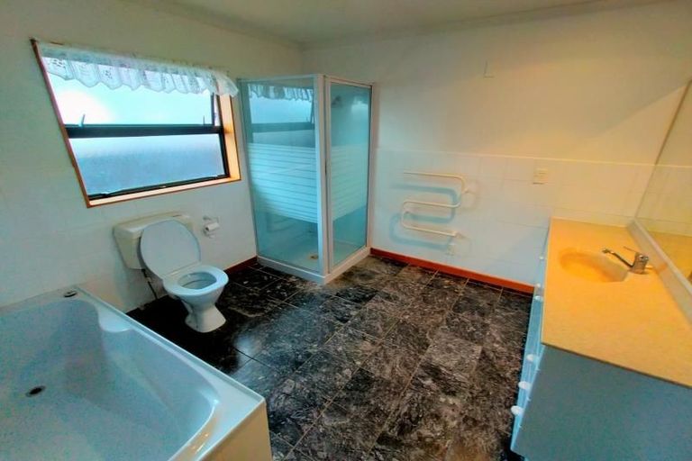 Photo of property in 18 Totara Road, Awapuni, Palmerston North, 4412