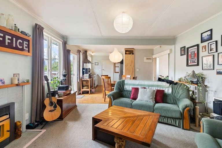 Photo of property in 9 Mavis Place, Beach Haven, Auckland, 0626