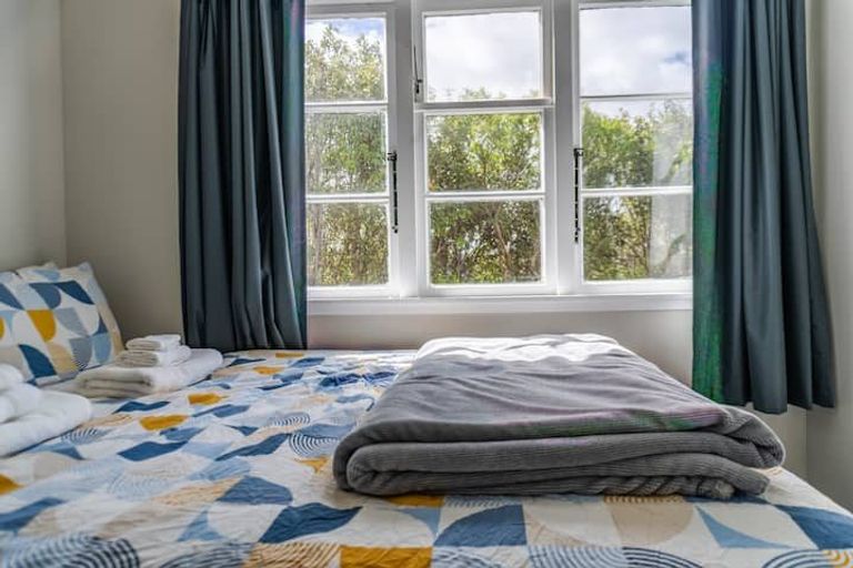 Photo of property in 94 Nicholson Road, Khandallah, Wellington, 6035