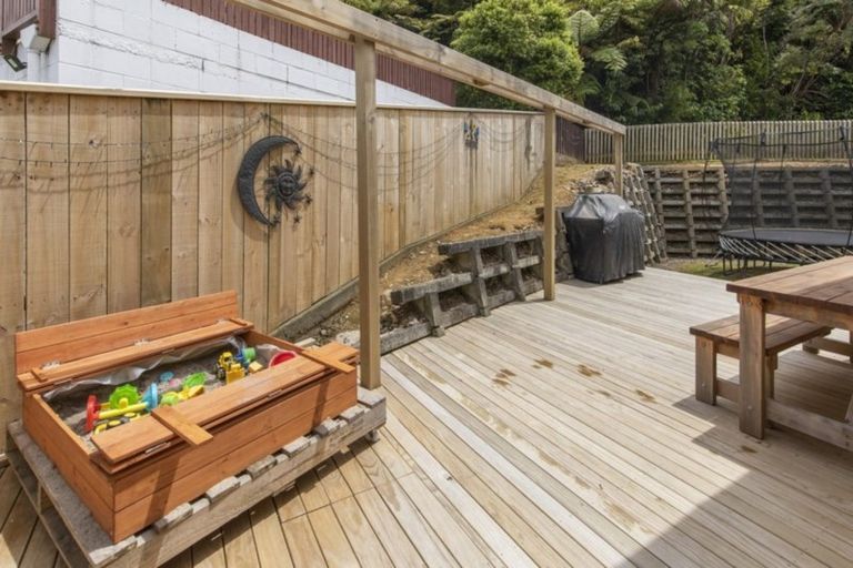 Photo of property in 21 Gainsborough Grove, Belmont, Lower Hutt, 5010