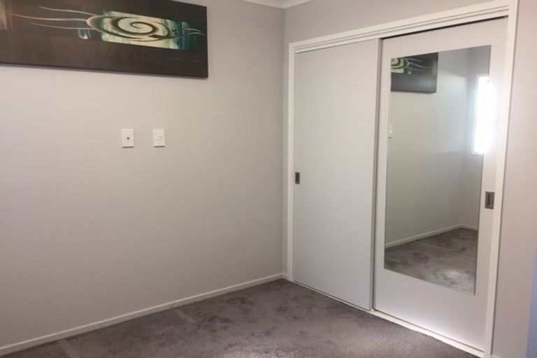 Photo of property in 5d Catherine Crescent, Moturoa, New Plymouth, 4310