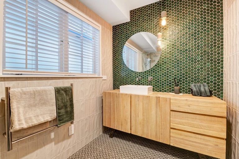 Photo of property in 47 Duncansby Road, Stanmore Bay, Whangaparaoa, 0932