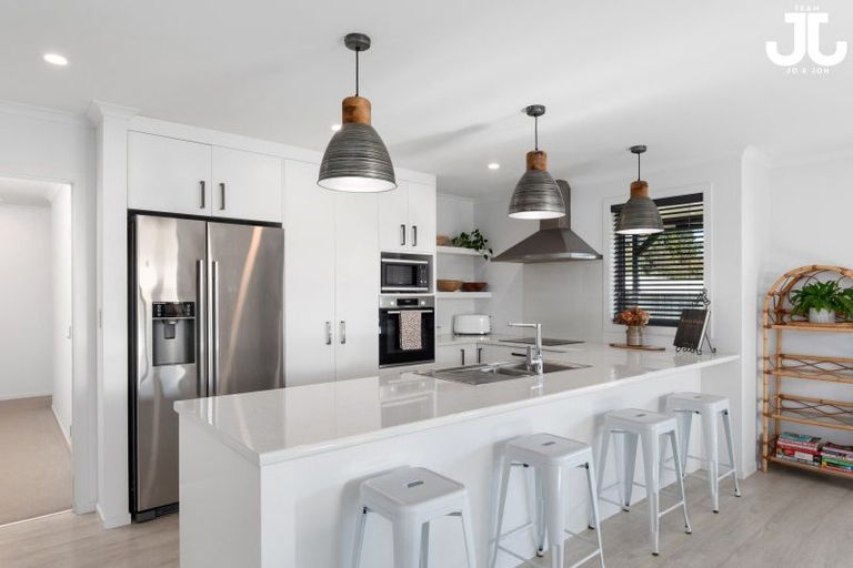 Photo of property in 56 Whakaturou Crescent, Pyes Pa, Tauranga, 3112