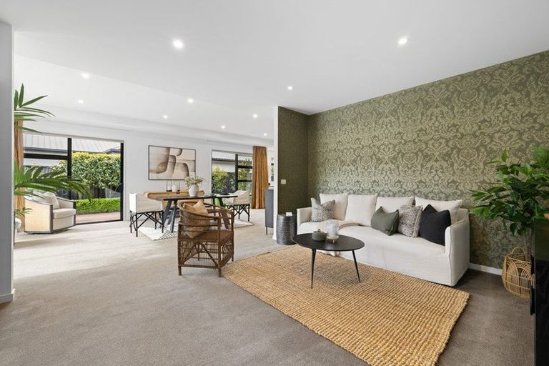 Photo of property in 5 Dalweny Lane, Cracroft, Christchurch, 8025