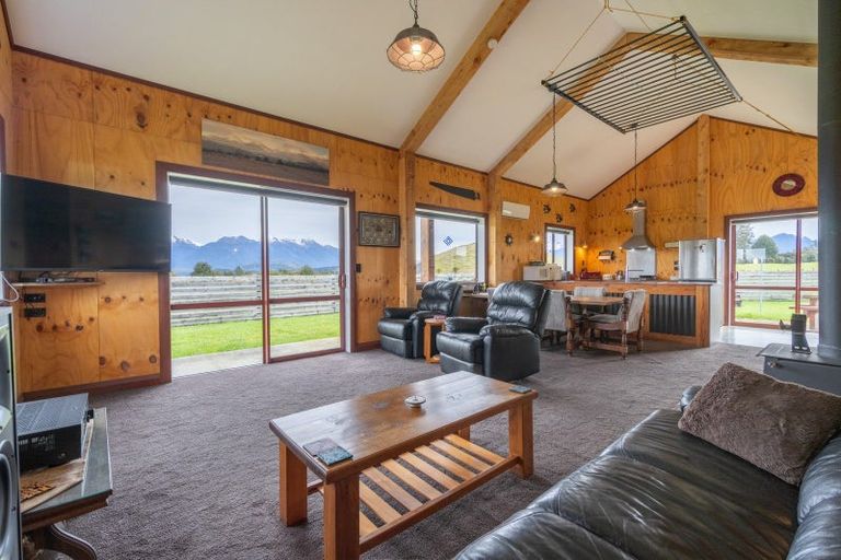 Photo of property in 88 Holmwood Road, Manapouri, Te Anau, 9679