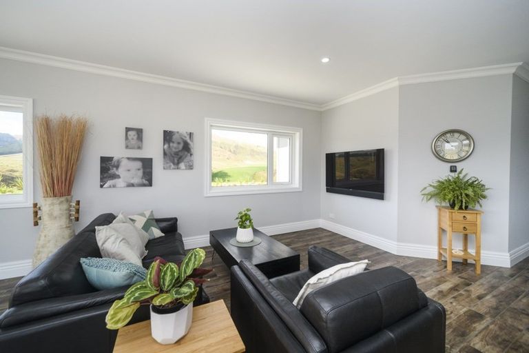 Photo of property in 52 Highland View Drive, Tokomaru, Palmerston North, 4474