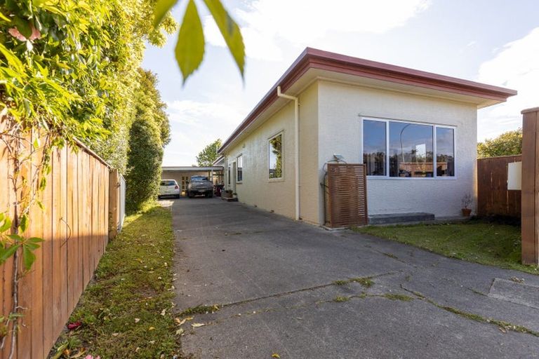 Photo of property in 1 Williams Terrace, Fitzherbert, Palmerston North, 4410
