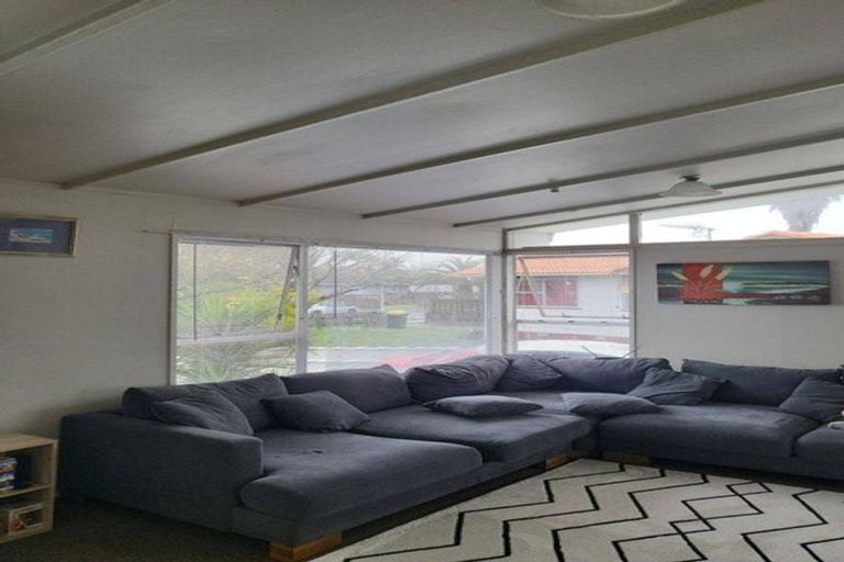 Photo of property in 10 Aarts Avenue, Manurewa, Auckland, 2102