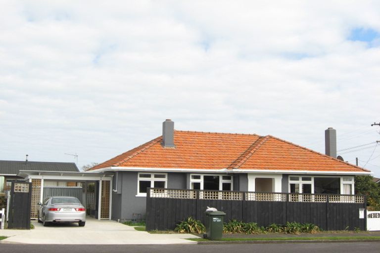 Photo of property in 2 Norman Street, Lower Vogeltown, New Plymouth, 4310