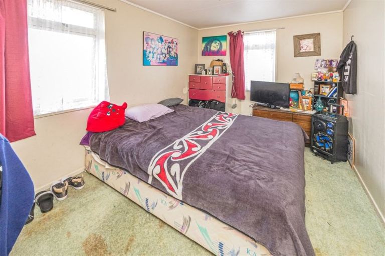 Photo of property in 22 Ruru Street, Waikanae, 5036