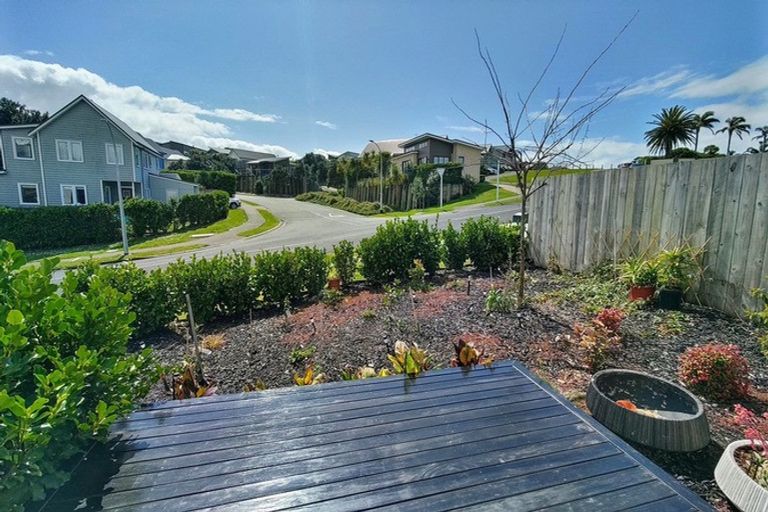Photo of property in 120 Parkview Drive, Gulf Harbour, Whangaparaoa, 0930