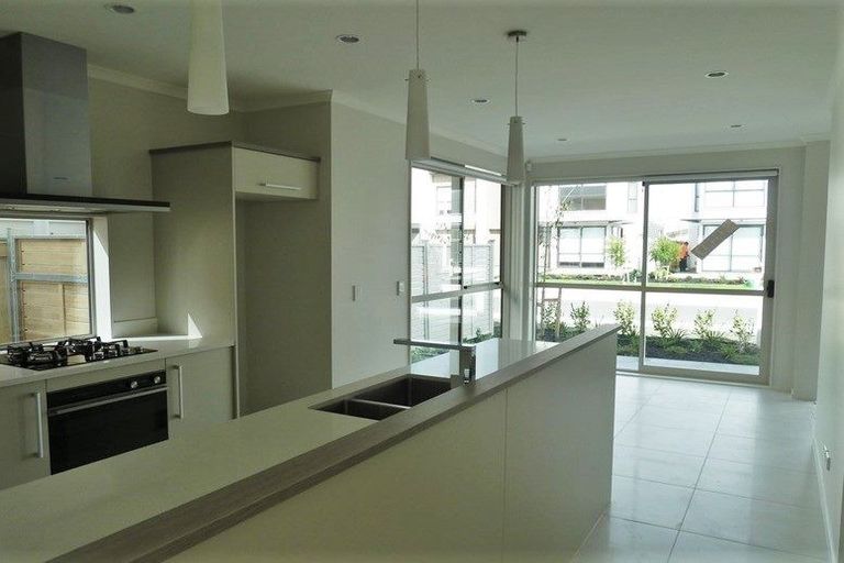 Photo of property in 24 Costa Viva Crescent, Karaka, Papakura, 2113