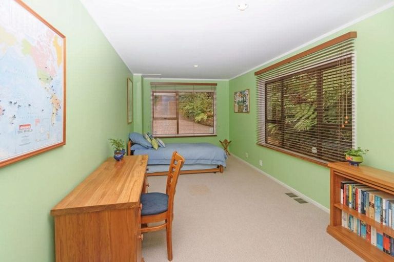 Photo of property in 733 Scenic Drive, Henderson Valley, Auckland, 0612