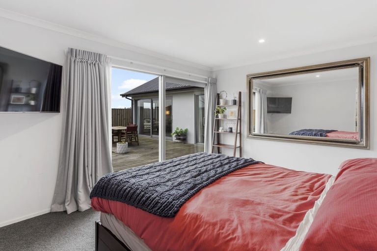 Photo of property in 129 Aviemore Drive, Highland Park, Auckland, 2010