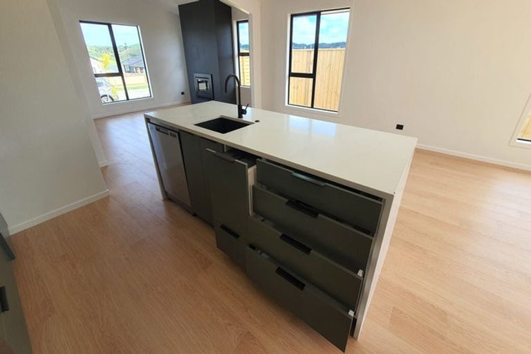 Photo of property in 25 Palm Drive, Whitianga, 3510