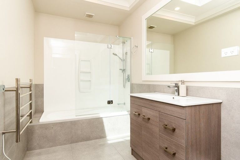 Photo of property in 12 Ruakituri Place, Te Awa, Napier, 4110