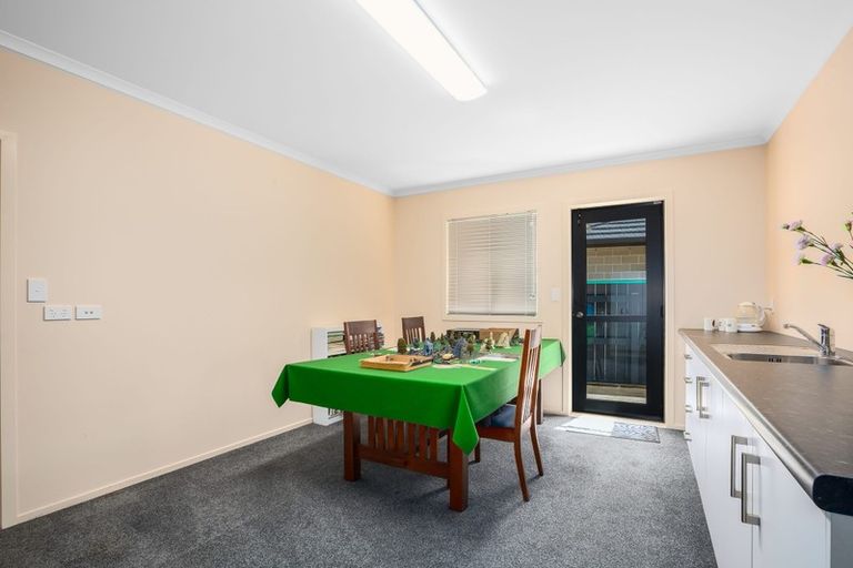 Photo of property in 32 Banks Boulevard, Whitby, Porirua, 5024