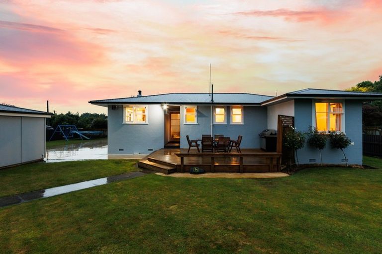 Photo of property in 10 Oriana Place, Highbury, Palmerston North, 4412