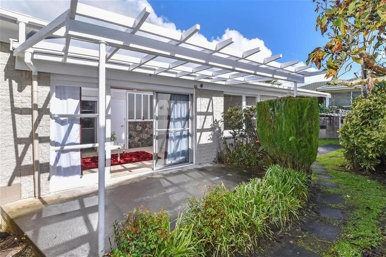 Photo of property in 1/46 Scenic Drive, Manurewa, Auckland, 2102