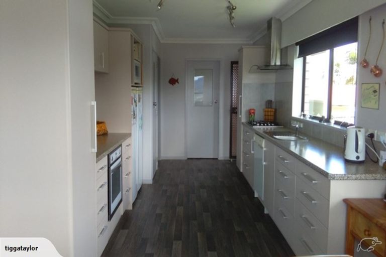 Photo of property in 4 Giles Way, Tanners Point, Katikati, 3177