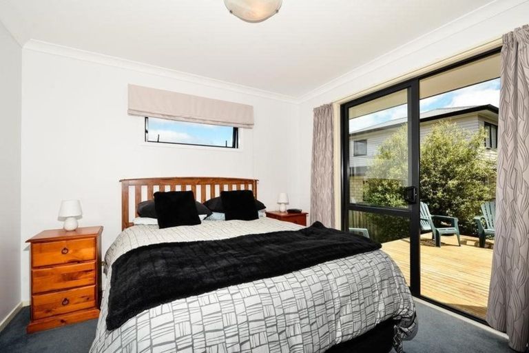 Photo of property in 21 View Ridge Drive, Ranui, Auckland, 0612