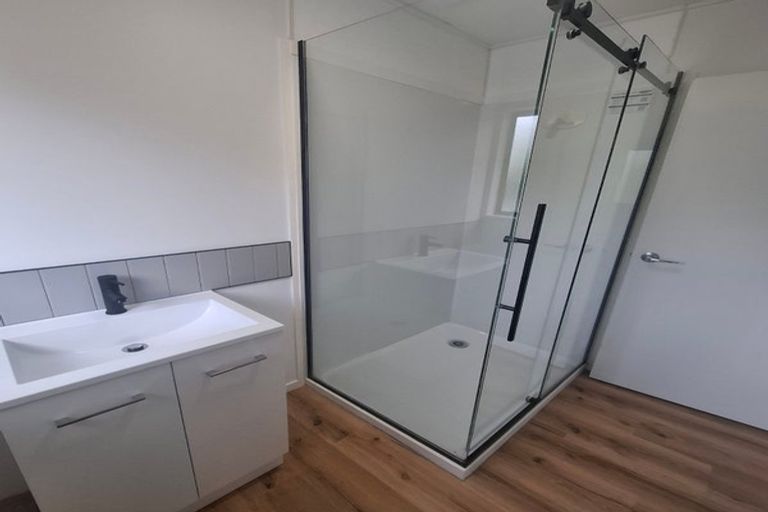 Photo of property in 52b Seddon Street, Waikanae, 5036