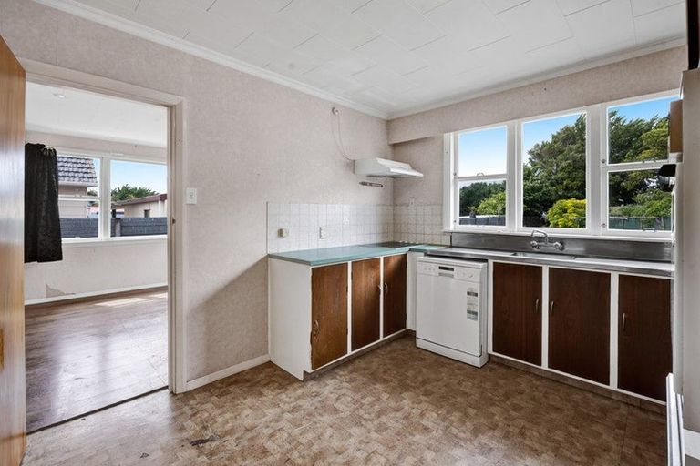 Photo of property in 9 Manawapou Road, Hawera, 4610