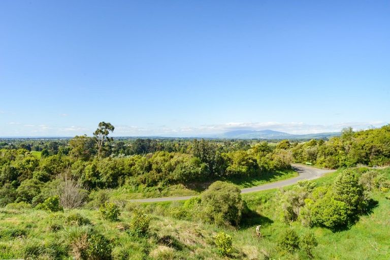 Photo of property in 48 Vaucluse Heights, Fitzherbert, Palmerston North, 4410