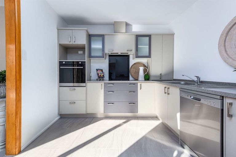 Photo of property in 1/236 Grahams Road, Burnside, Christchurch, 8053