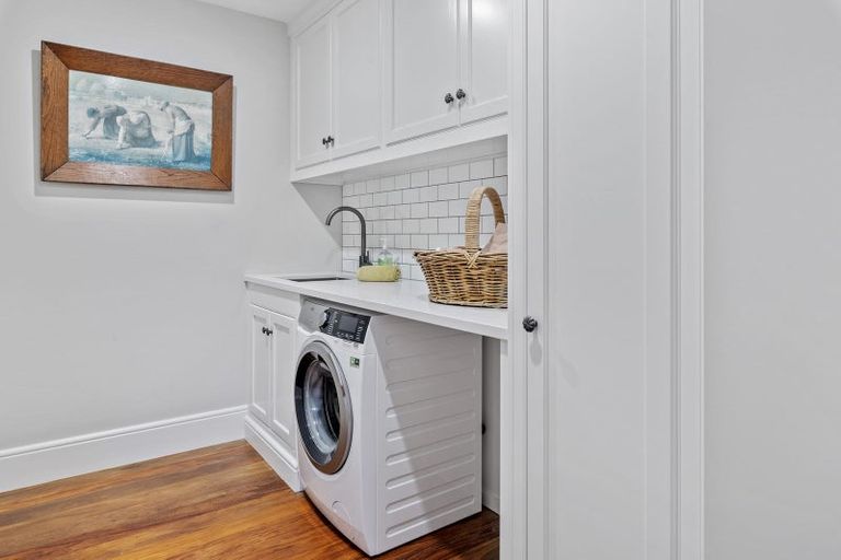 Photo of property in 4a Birchwood Grove, Greenhithe, Auckland, 0632