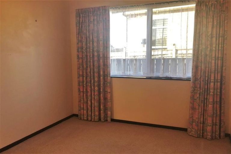 Photo of property in 1/13 Wesley Avenue, Frankleigh Park, New Plymouth, 4310