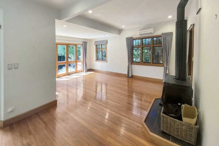 Photo of property in 4 Thorrington Road, Cashmere, Christchurch, 8022