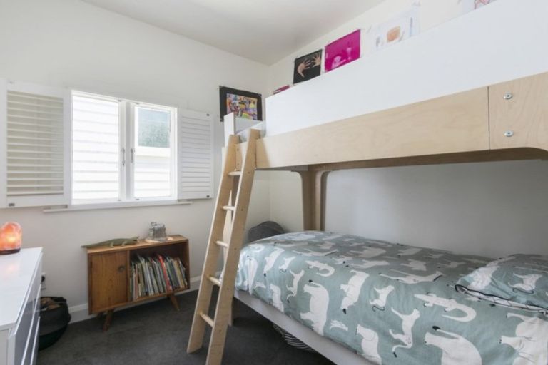 Photo of property in 36 Oroua Street, Eastbourne, Lower Hutt, 5013