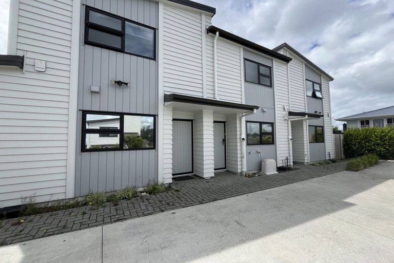 Photo of property in 96d Triangle Road, Massey, Auckland, 0614