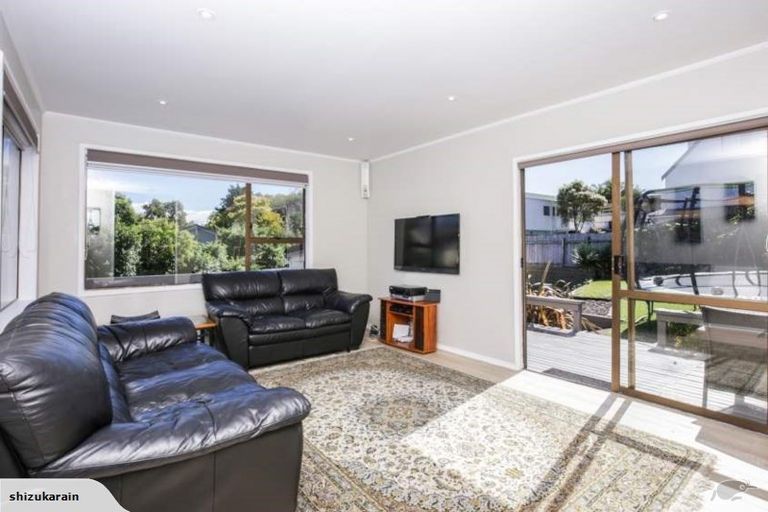 Photo of property in 9 Glucina Place, Glen Eden, Auckland, 0602