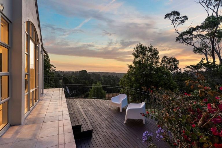 Photo of property in 27 Warman Road, Okura, Auckland, 0792