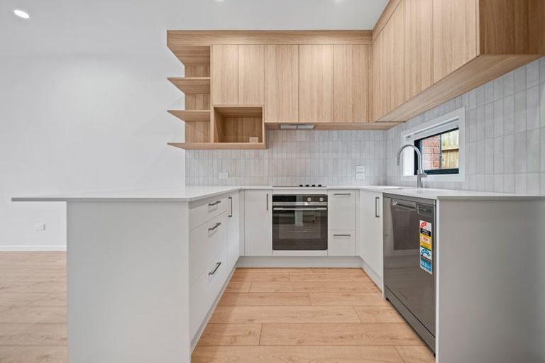 Photo of property in 7/97 Atkinson Road, Titirangi, Auckland, 0604