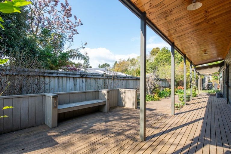 Photo of property in 38 Gemini Place, Kawaha Point, Rotorua, 3010