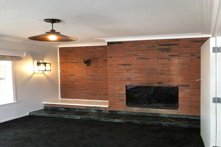 Photo of property in 82 Exmouth Road, Northcote, Auckland, 0627