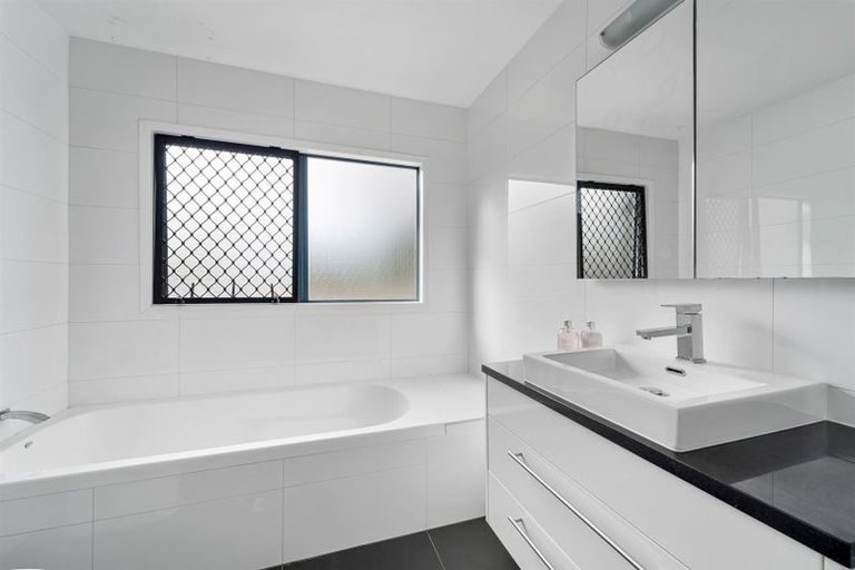 Photo of property in 67 Fitzwilliam Drive, Torbay, Auckland, 0630