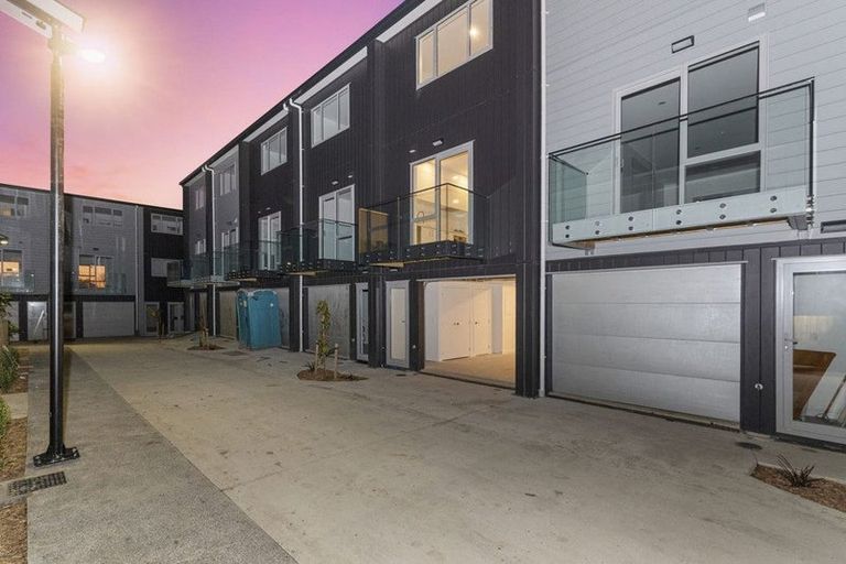 Photo of property in 4/1 Matuhi Rise, Henderson, Auckland, 0612