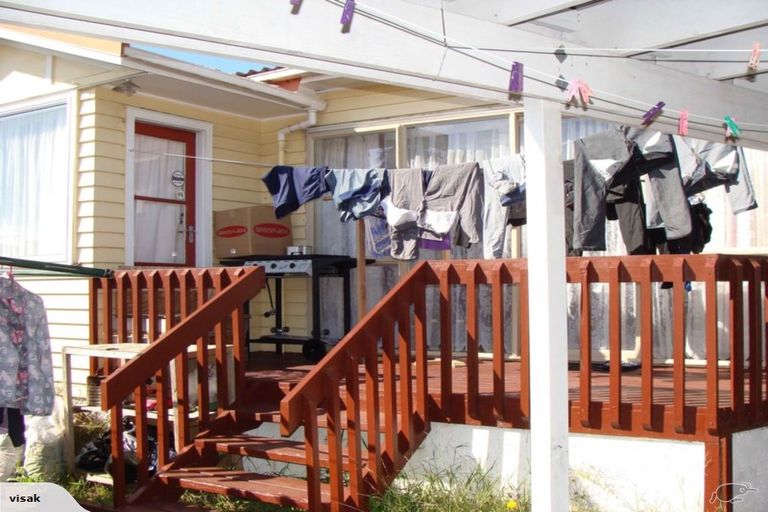 Photo of property in 90 Edgewater Drive, Pakuranga, Auckland, 2010