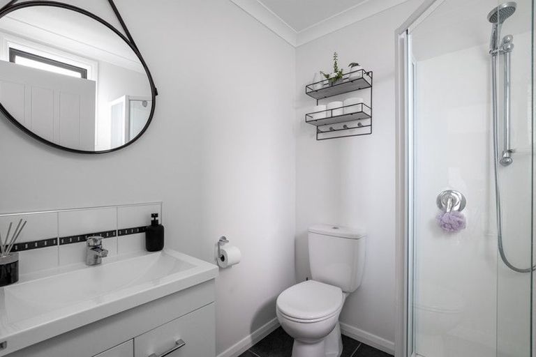 Photo of property in 8 Spruce Close, Alexandra, 9320