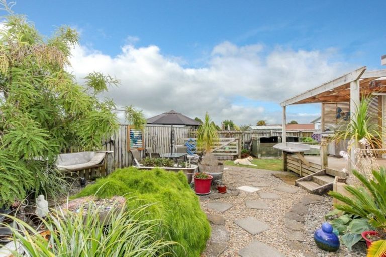 Photo of property in 16 Tuahu Place, Waitara, 4320