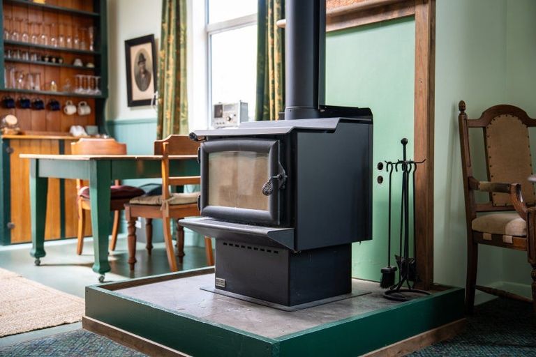 Photo of property in 21 Peel Street, Lawrence, 9532