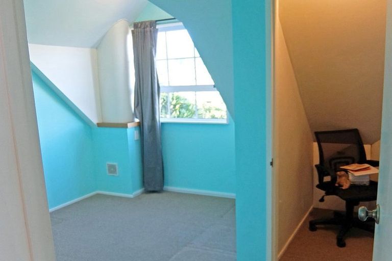 Photo of property in 6d Donnelly Street, Oakura, 4314